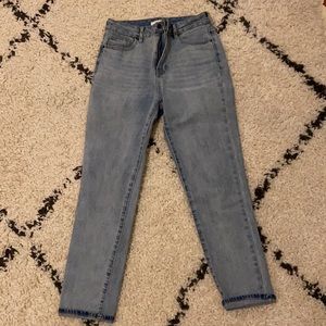 Pacsun light/mid wash mom jeans size 4 , 27